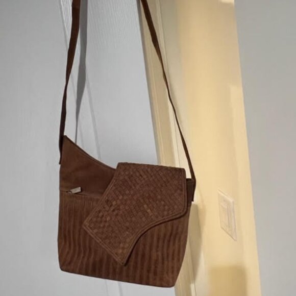 Biacci Leather Crossbody - Picture 2 of 6